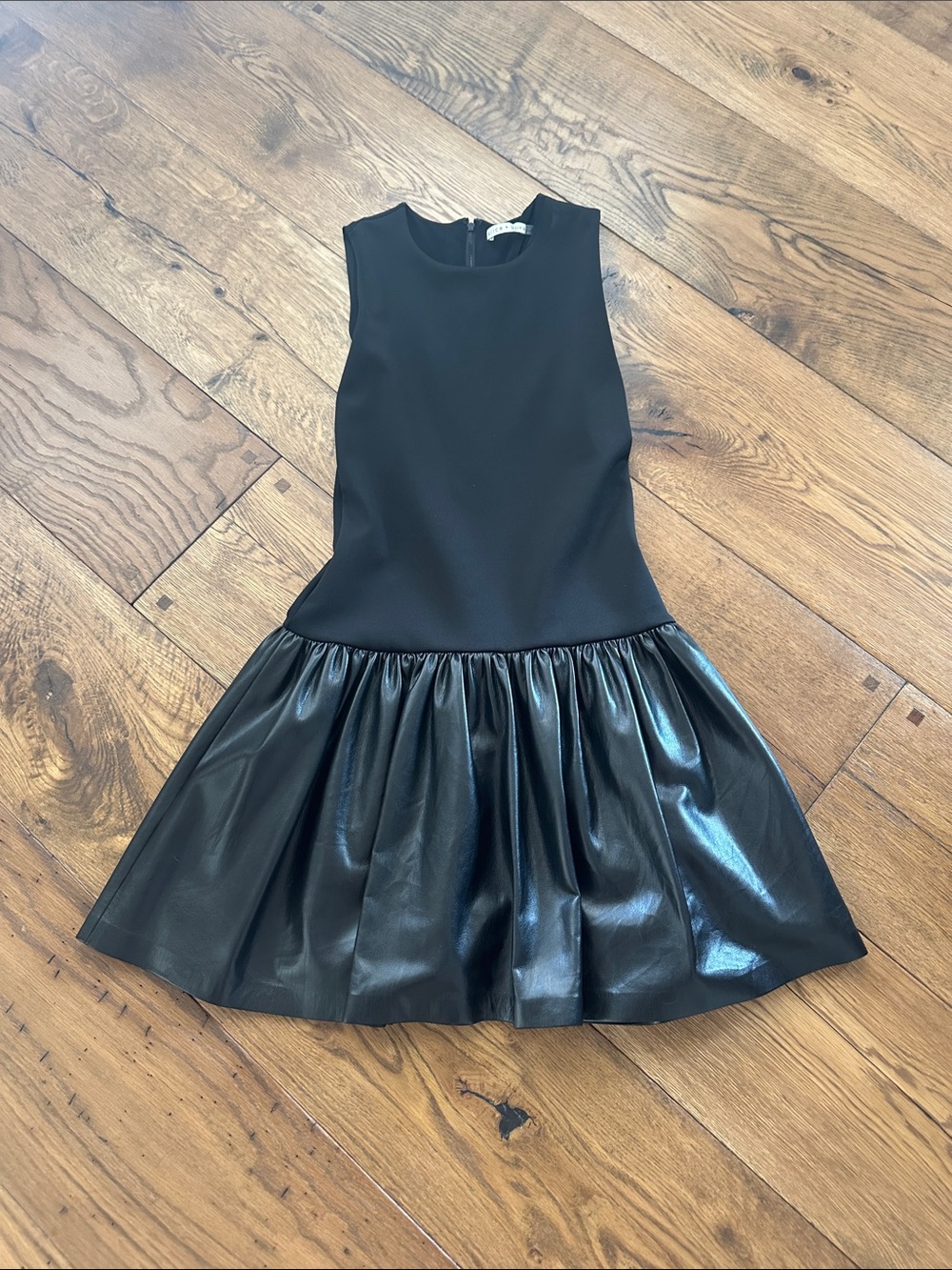 Alice + Olivia Black Sleeveless Fit-and-Flare Drop-Waist Dress